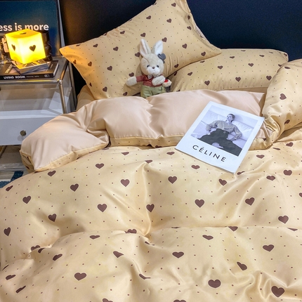 91家纺网 家纺一手货源 找家纺 2025新款爱心系列高克重数码印花水洗真丝四件套 爱心-咖