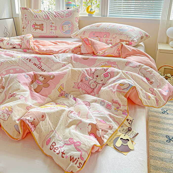 91家纺网 家纺一手货源 找家纺 玉海棠家纺 2025新款水洗皱皱纱印花夏被 被子被芯 可爱记忆录