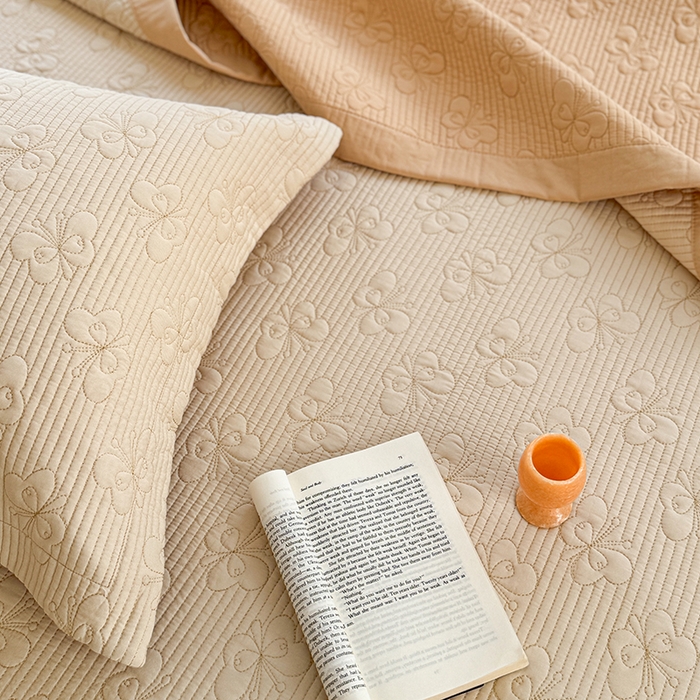 91家纺网 家纺一手货源 找家纺 琳可家居 花开蝶自来系列双面再生纤维素纤维床盖高温水洗两面可用 花开蝶自来-黄