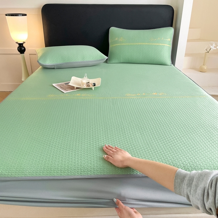 91家纺网 家纺一手货源 找家纺 欧邦 2025新款提花冰豆豆凉席三件套-幸运草 床笠款-幸运草-绿