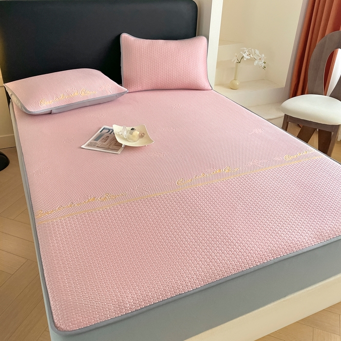 91家纺网 家纺一手货源 找家纺 欧邦 2025新款提花冰豆豆凉席三件套-幸运草 床笠款-幸运草-粉