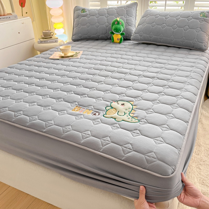 91家纺网 家纺一手货源 找家纺 万盛家纺 2025新款夹棉恐龙刺绣床笠 恐龙-方格 灰