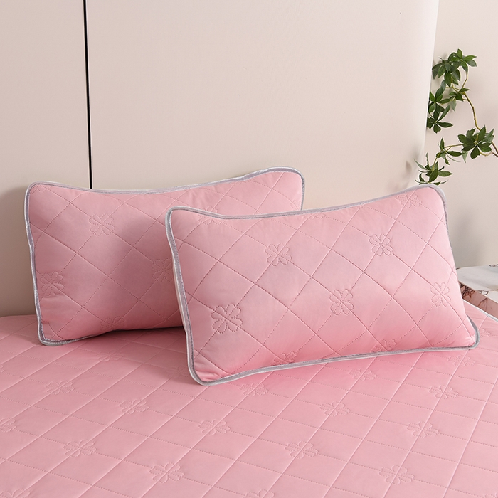 91家纺网 家纺一手货源 找家纺 2025新款清凉舒适凉感丝夏被四件套 樱桃粉