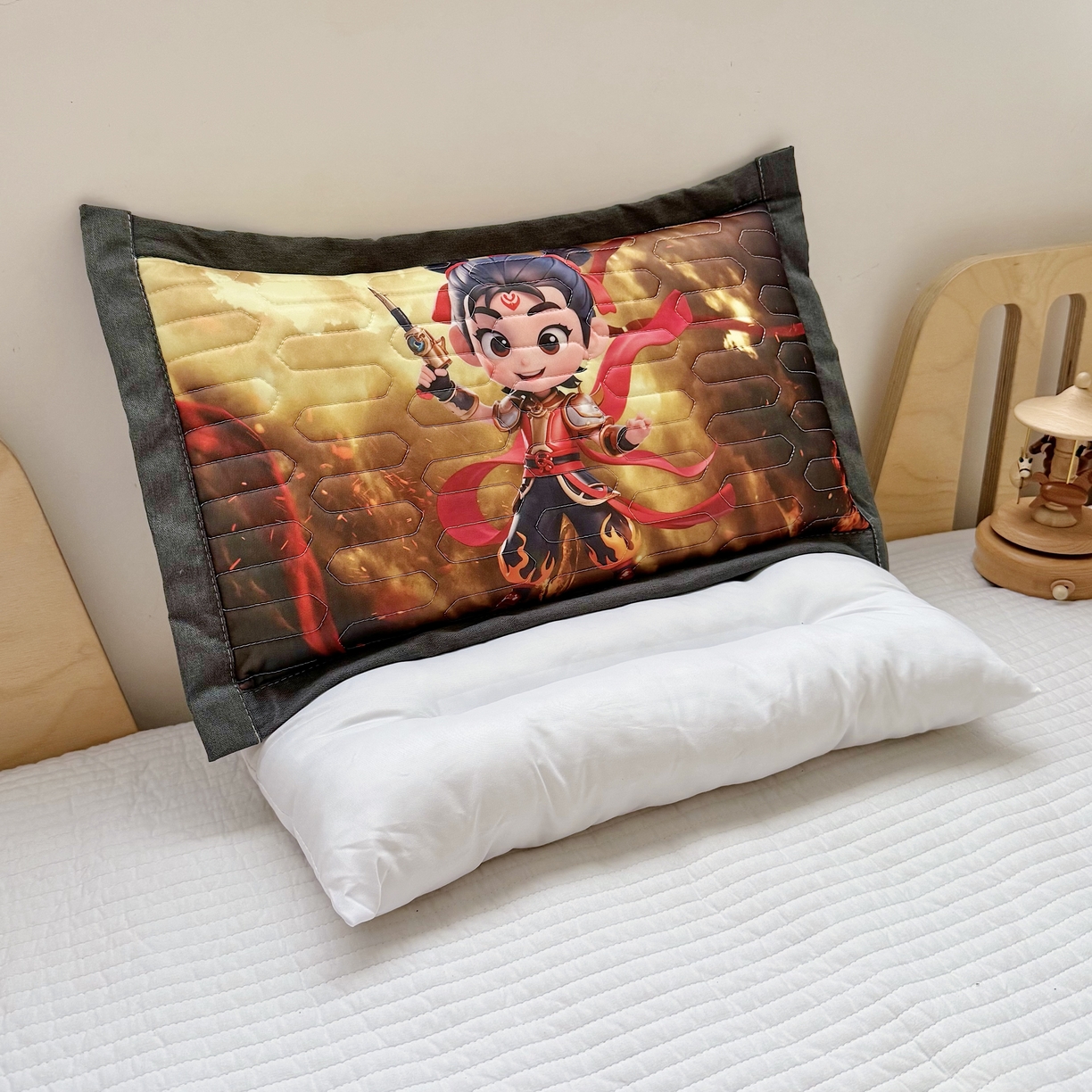 91家纺网 家纺一手货源 找家纺 纽乐家纺 2025新款卡通5D数码印花哪吒周边儿童冰丝乳胶凉枕枕套枕芯 哪吒-2
