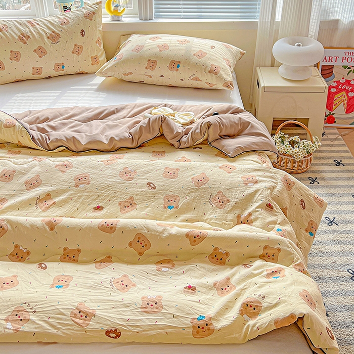 91家纺网 家纺一手货源 找家纺 玉海棠家纺 2025新款水洗皱皱纱印花夏被 被子被芯 奥利奥小熊