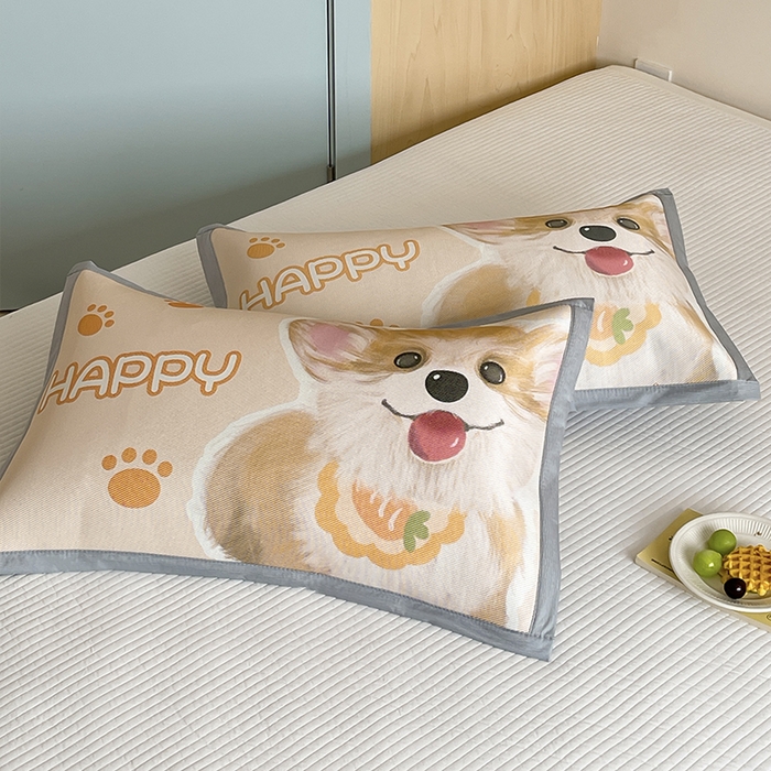 91家纺网 家纺一手货源 找家纺 安哆啦家纺 2025新款A类大版印花冰藤儿童幼儿园卡通萌宠系列凉席单枕套 屁桃基