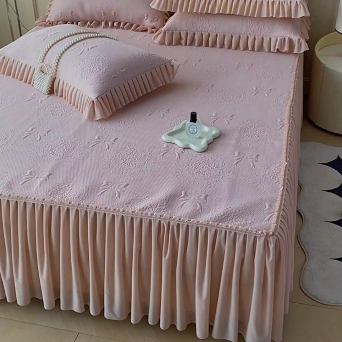 91家纺网 家纺一手货源 找家纺 2025新款复合三明治床裙款凉豆豆凉席三件套系列 约定-豆沙粉