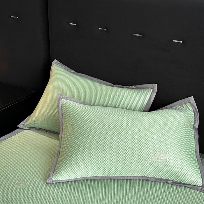 91家纺网 家纺一手货源 找家纺 欧邦 2025新款提花冰豆豆凉席三件套-幸运草 凉席款-幸运草-绿