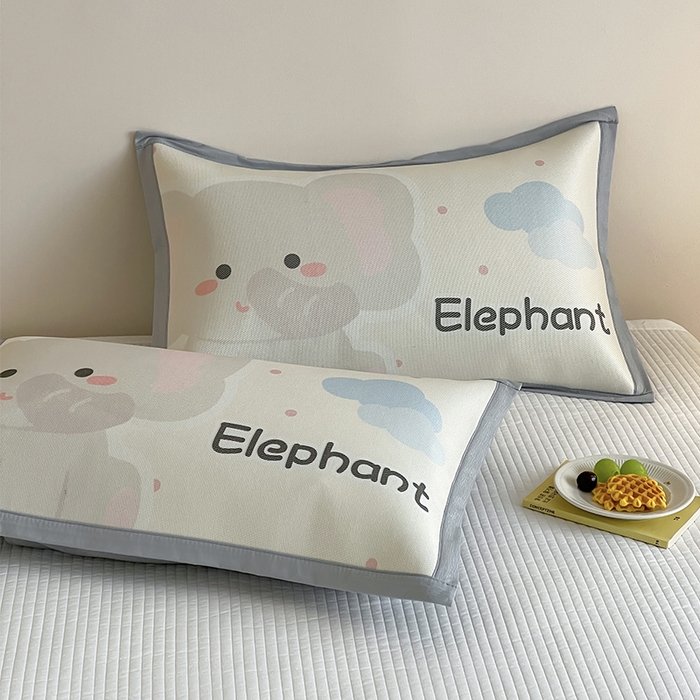 91家纺网 家纺一手货源 找家纺 安哆啦家纺 2025新款A类大版印花冰藤儿童幼儿园卡通萌宠系列凉席单枕套 萌小象