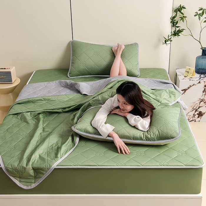 91家纺网 家纺一手货源 找家纺 2025新款清凉舒适凉感丝夏被四件套 果绿