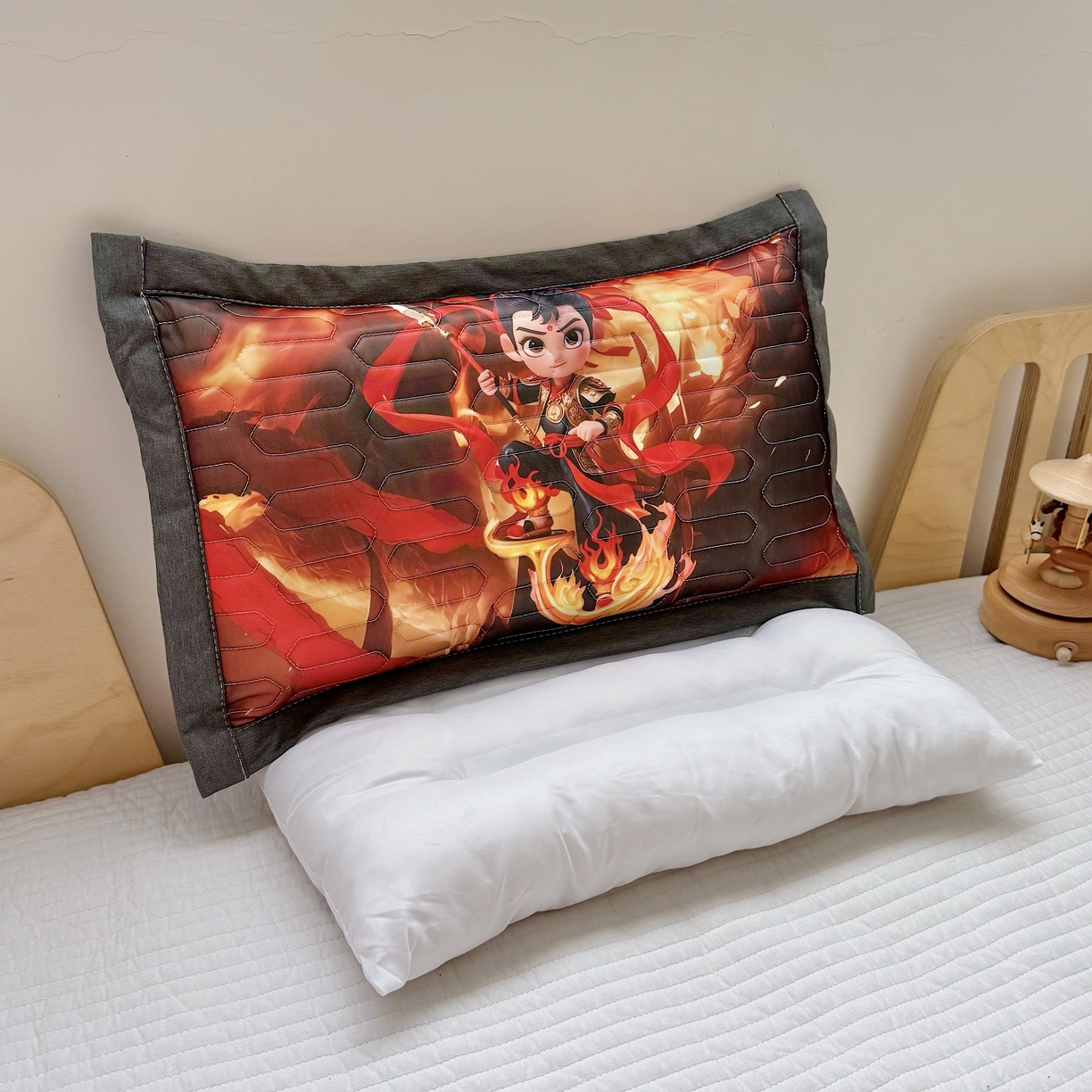 91家纺网 家纺一手货源 找家纺 纽乐家纺 2025新款卡通5D数码印花哪吒周边儿童冰丝乳胶凉枕枕套枕芯 哪吒-1