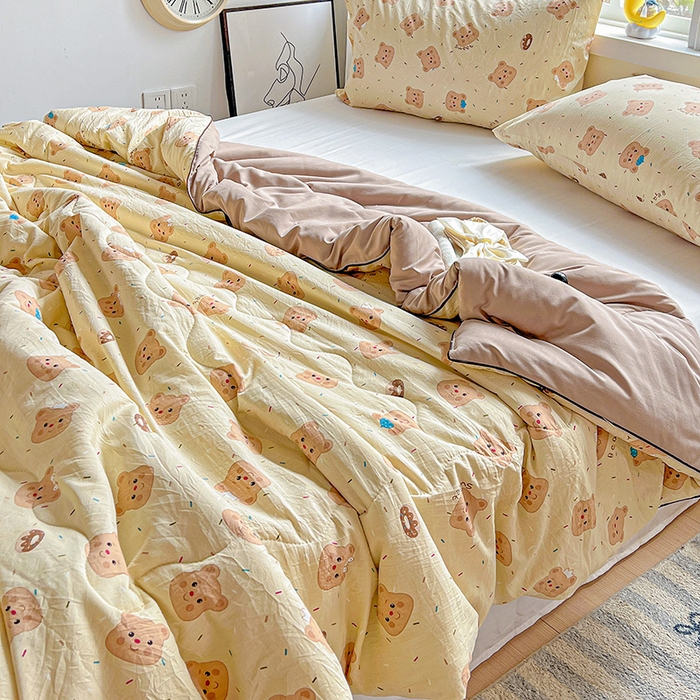 91家纺网 家纺一手货源 找家纺 玉海棠家纺 2025新款水洗皱皱纱印花夏被 被子被芯 奥利奥小熊