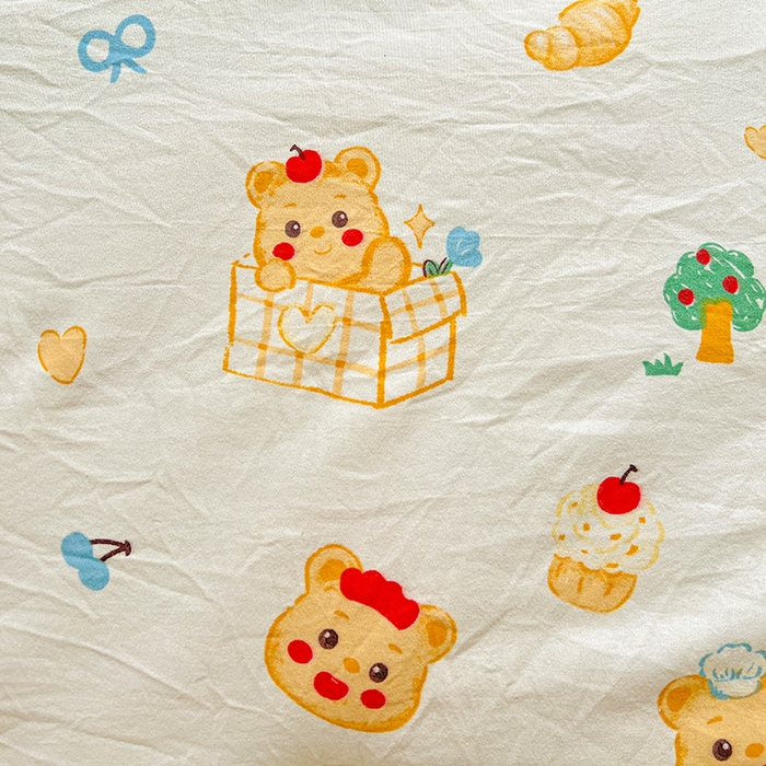 91家纺网 家纺一手货源 找家纺 玉海棠家纺 2025新款水洗皱皱纱印花夏被 被子被芯 吃饼干小熊