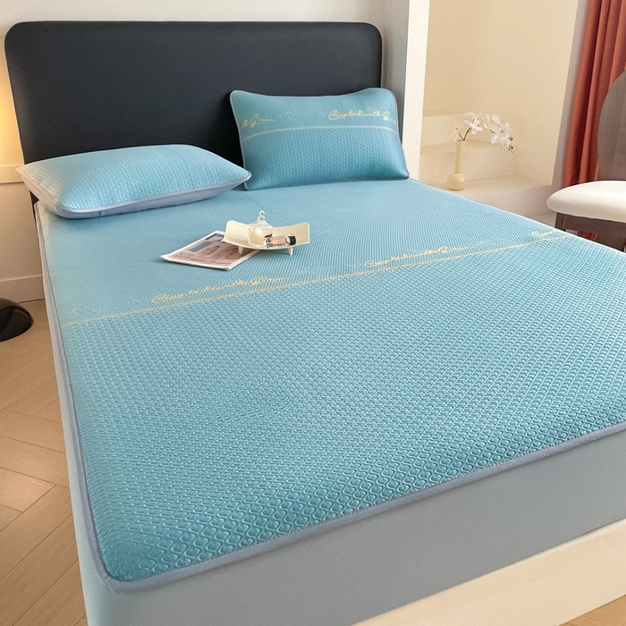 91家纺网 家纺一手货源 找家纺 欧邦 2025新款提花冰豆豆凉席三件套-幸运草 床笠款-幸运草-蓝