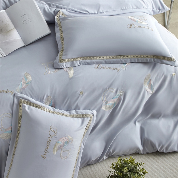 91家纺网 家纺一手货源 找家纺 佳宇轩 2025新款亲肤水洗棉刺绣四件套系列 蜜羽-浅灰