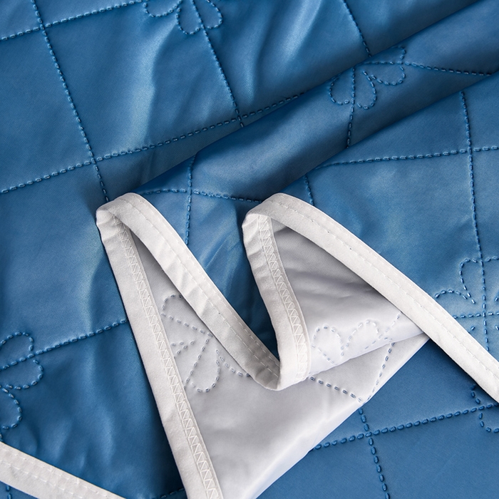 91家纺网 家纺一手货源 找家纺 2025新款清凉舒适凉感丝夏被四件套 湖蓝