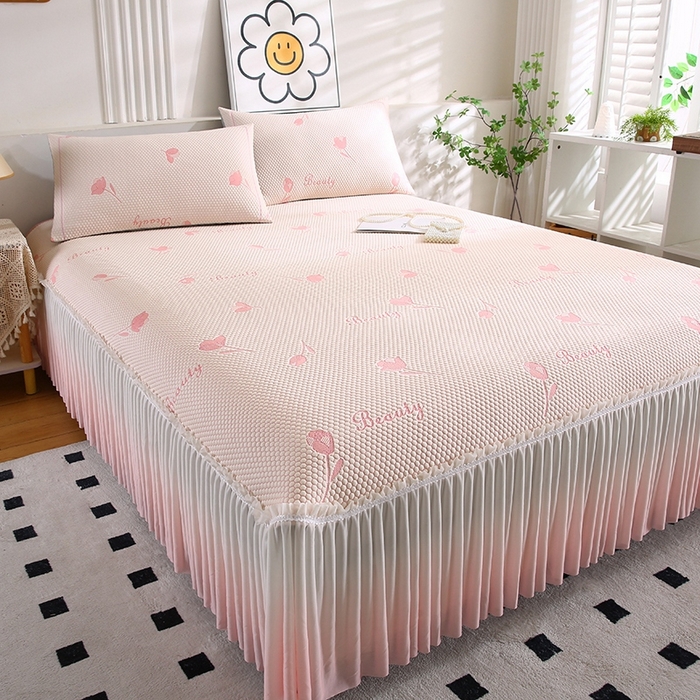 91家纺网 家纺一手货源 找家纺 法莱妮2025夏季新款A类真凉感丝提花三明治冰豆豆凉席床裙三件套  郁金香 -粉