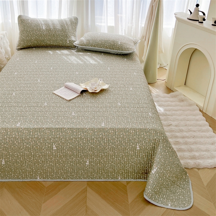 91家纺网 家纺一手货源 找家纺 恒爱 2025新款全棉印花单床盖 瞭望兔-深绿