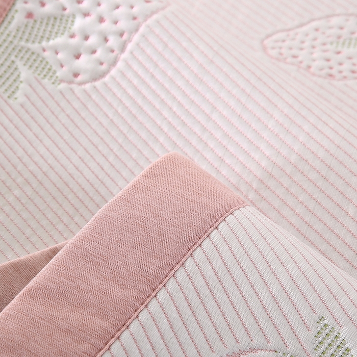 91家纺网 家纺一手货源 找家纺 法莱妮2025新款卡通三明治冰豆豆凉席 草莓-粉