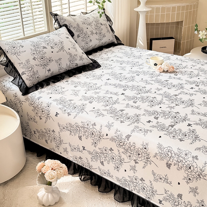 91家纺网 家纺一手货源 找家纺 大麦家纺 2025新款碳光冰丝软凉席夏被四件套 半夏清风