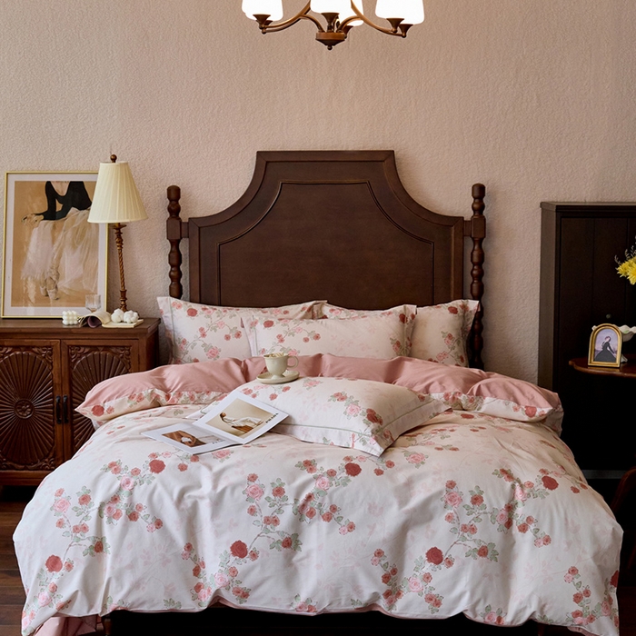 91家纺网 家纺一手货源 找家纺 由丽家纺 2025新款柔棉数码印花四件套系列 春堂 粉