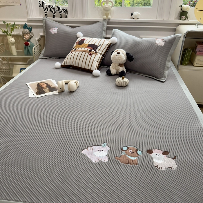 91家纺网 家纺一手货源 找家纺 席世家2025新款满天星绣花豆豆席 俏皮狗