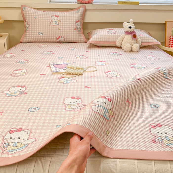 91家纺网 家纺一手货源 找家纺 慕澄家纺 2025新款小清新印花真冰藤系列凉席床席款 床席-粉格猫咪