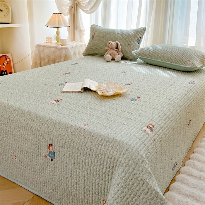 91家纺网 家纺一手货源 找家纺 恒爱 2025新款全棉印花单床盖 小女孩-水绿