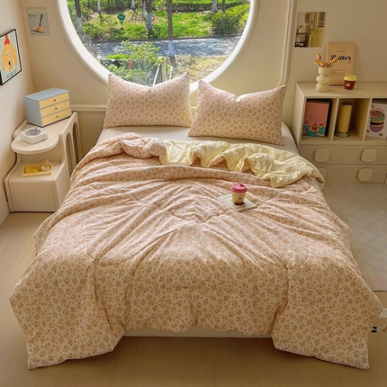 91家纺网 家纺一手货源 找家纺 初念 2025新款云朵棉系列夏被（提供买家秀） 久期诗华-黄