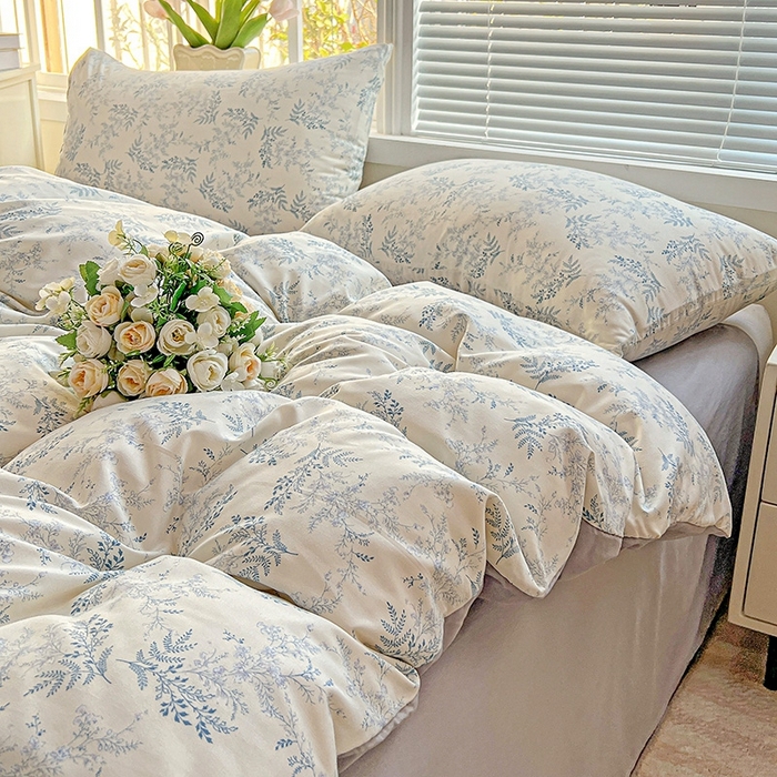 91家纺网 家纺一手货源 找家纺 2025新款水洗云朵糯糯棉简约风ins风小碎花被套床单款床笠款三四件套 蓝颜