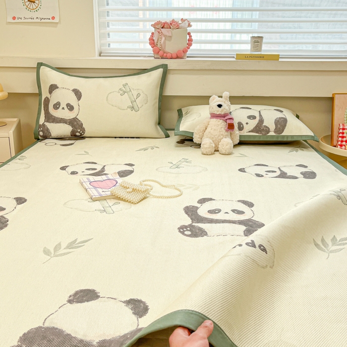 91家纺网 家纺一手货源 找家纺 慕澄家纺 2025新款小清新印花真冰藤系列凉席床席款 床席-熊猫戏竹