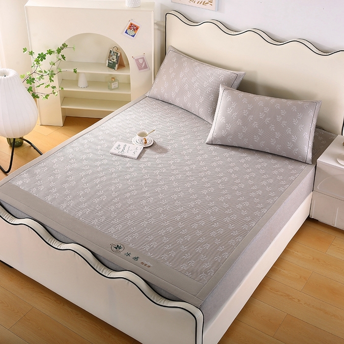 91家纺网 家纺一手货源 找家纺 法莱妮 2025夏季新款A类真凉感丝提花加厚三明治冰豆豆凉席-叶韵系列  叶韵-浅灰