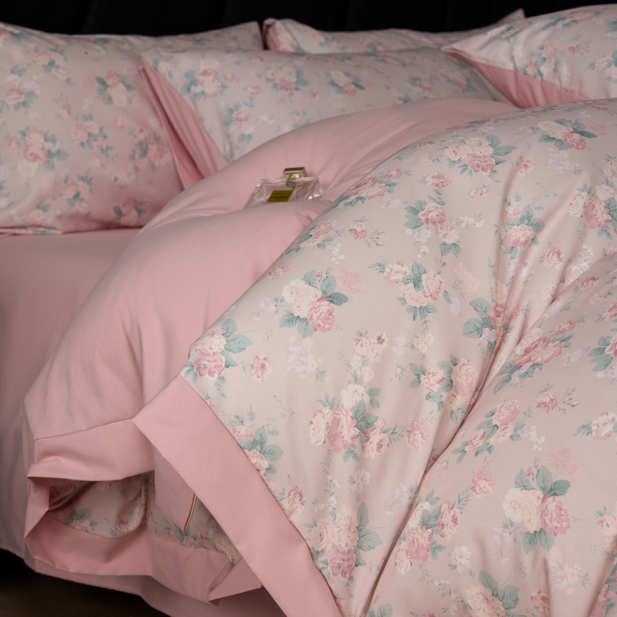 91家纺网 家纺一手货源 找家纺 丽卡家纺 2025新款数码印花有氧双层纱四件套 典雅粉