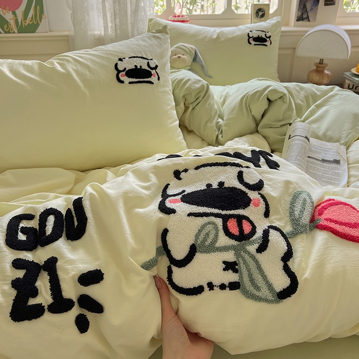 91家纺网 家纺一手货源 找家纺 曼谷家纺 2025新款软糯毛巾绣水洗棉四件套 绅士狗狗-芝士绿