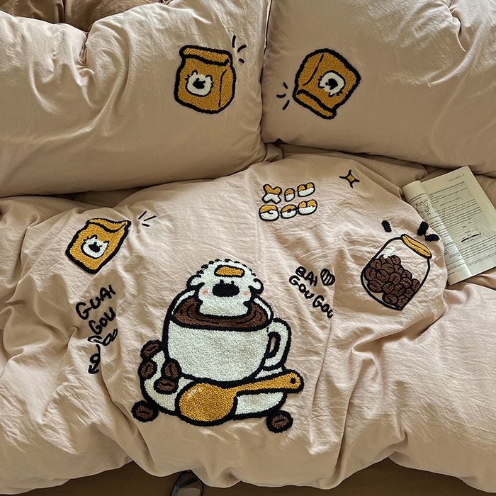 91家纺网 家纺一手货源 找家纺 曼谷家纺 2025新款软糯毛巾绣水洗棉四件套 香浓可可-奶咖