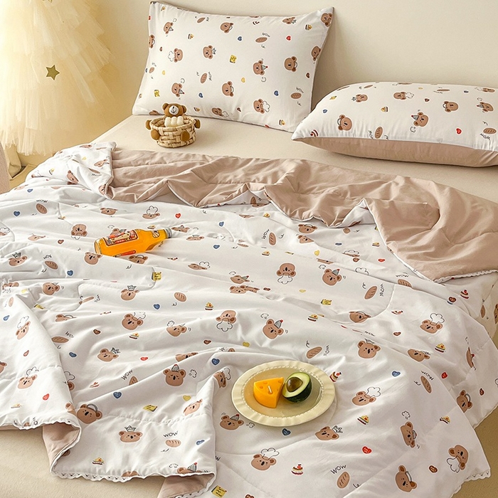 91家纺网 家纺一手货源 找家纺  （提供买家秀 爆款花型 不断货）2025新款水洗棉亲肤舒适印花夏被、夏被四件套 爱心熊