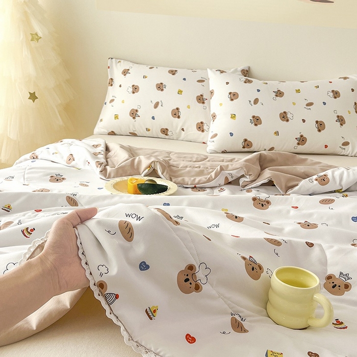 91家纺网 家纺一手货源 找家纺  （提供买家秀 爆款花型 不断货）2025新款水洗棉亲肤舒适印花夏被、夏被四件套 爱心熊