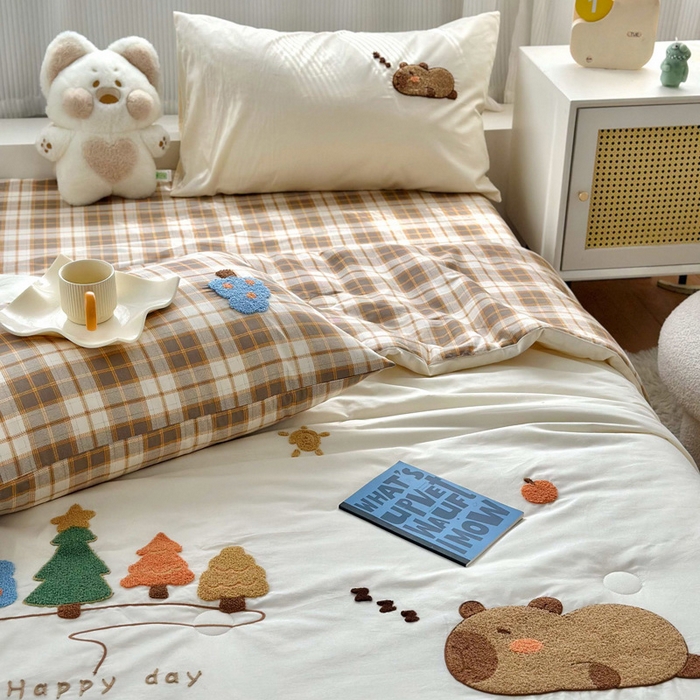 91家纺网 家纺一手货源 找家纺 如意朵 2025新款可爱卡通全棉小清新毛巾绣夏被 开心巴拉