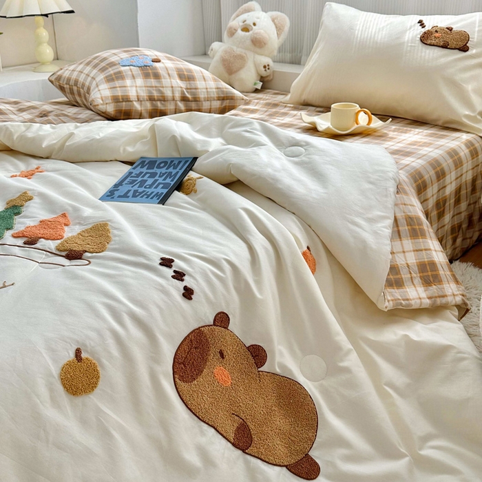 91家纺网 家纺一手货源 找家纺 如意朵 2025新款可爱卡通全棉小清新毛巾绣夏被 开心巴拉