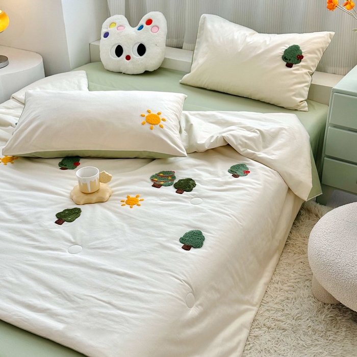 91家纺网 家纺一手货源 找家纺 如意朵 2025新款可爱卡通全棉小清新毛巾绣夏被 美好时光