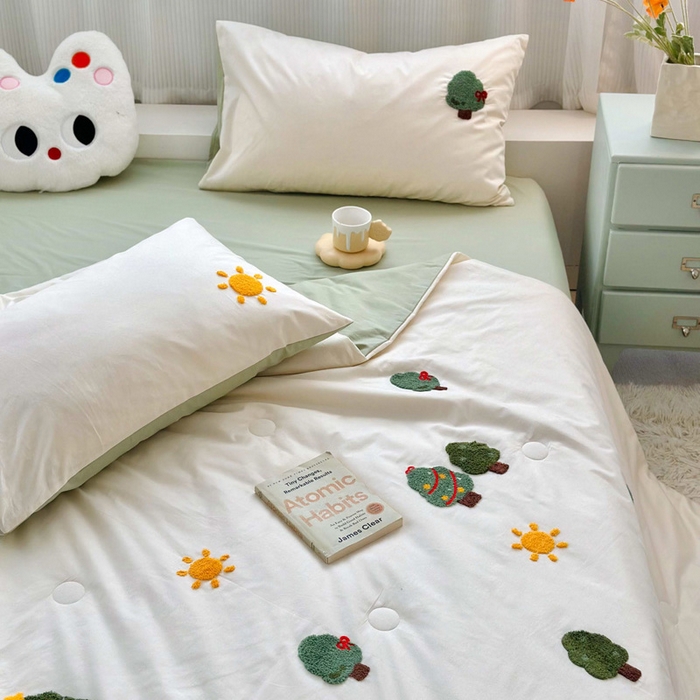 91家纺网 家纺一手货源 找家纺 如意朵 2025新款可爱卡通全棉小清新毛巾绣夏被 美好时光