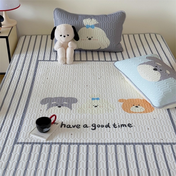 91家纺网 家纺一手货源 找家纺 顾里家纺 2025新款凉感丝数码印花ins大版卡通席三件套 好友狗狗