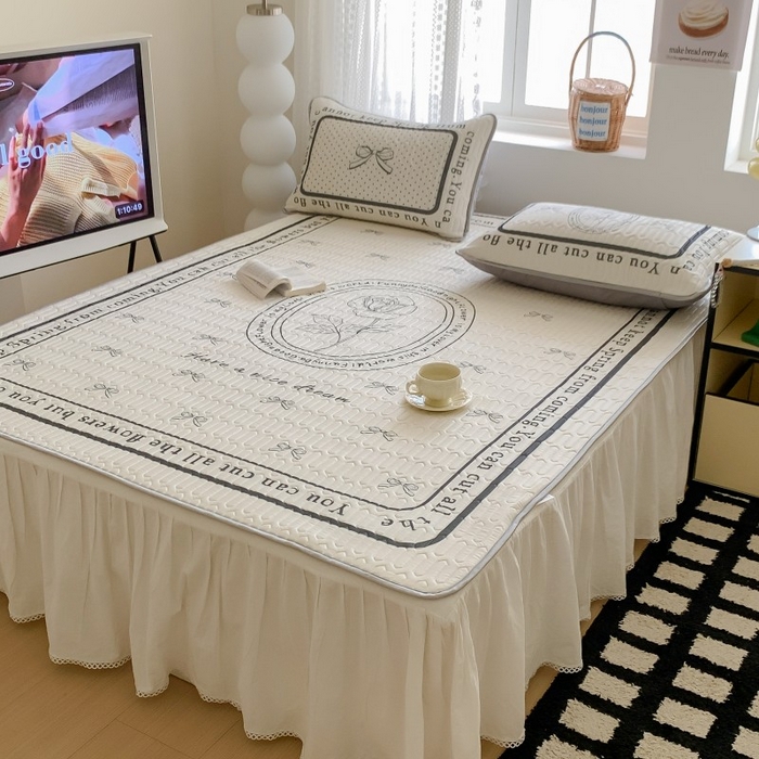 91家纺网 家纺一手货源 找家纺 顾里家纺 2025新款凉感丝数码印花ins大版卡通席三件套 赫本蝴蝶结