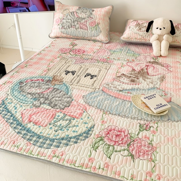 91家纺网 家纺一手货源 找家纺 顾里家纺 2025新款凉感丝数码印花ins大版卡通席三件套 猫猫梦想