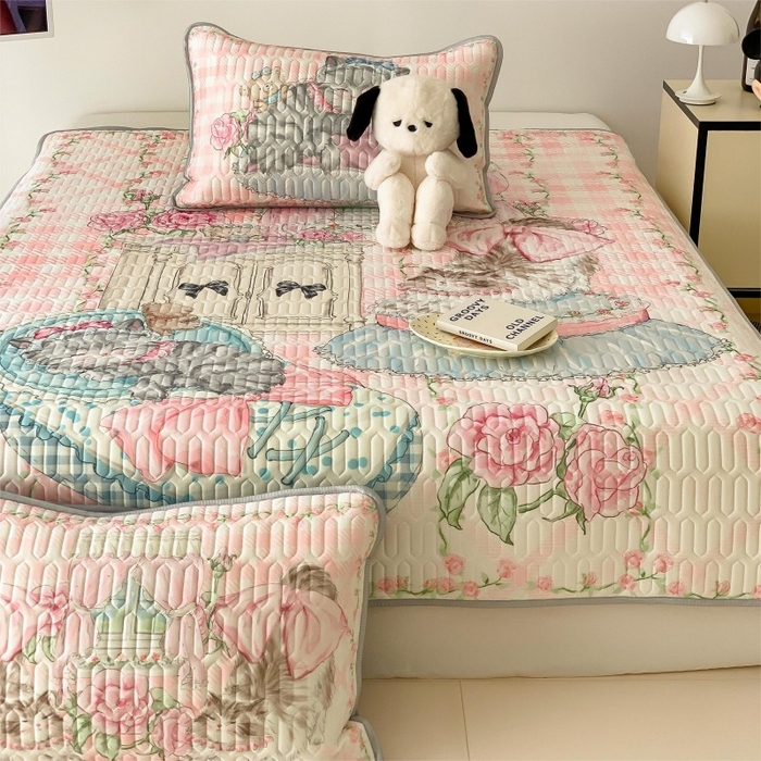 91家纺网 家纺一手货源 找家纺 顾里家纺 2025新款凉感丝数码印花ins大版卡通席三件套 猫猫梦想