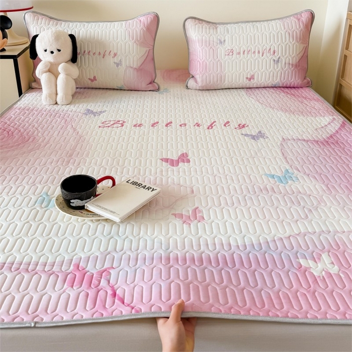 91家纺网 家纺一手货源 找家纺 顾里家纺 2025新款凉感丝数码印花ins大版卡通席三件套 梦境之花