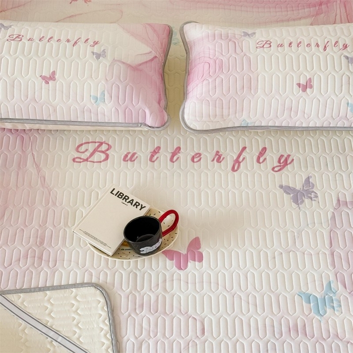 91家纺网 家纺一手货源 找家纺 顾里家纺 2025新款凉感丝数码印花ins大版卡通席三件套 梦境之花