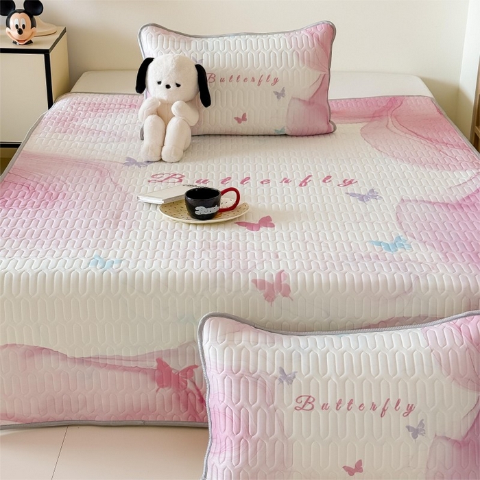 91家纺网 家纺一手货源 找家纺 顾里家纺 2025新款凉感丝数码印花ins大版卡通席三件套 梦境之花