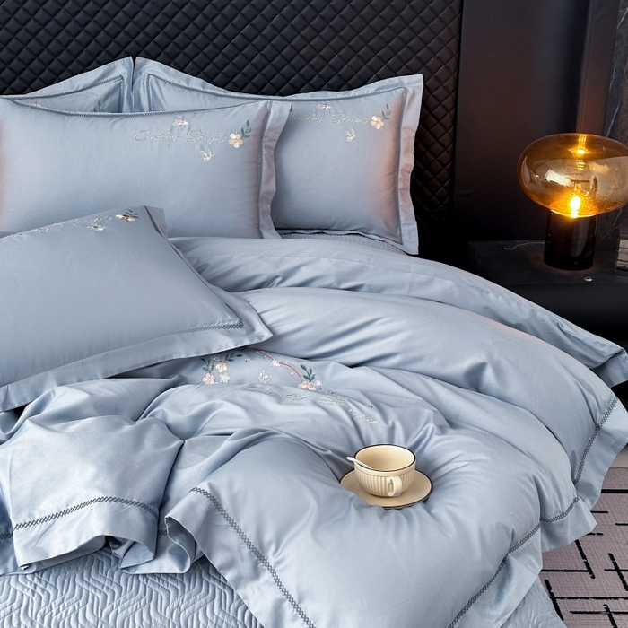 91家纺网 家纺一手货源 找家纺 美伦美焕 2025新款简约轻奢绣花四件套-蔓绣 蔓绣-北极蓝