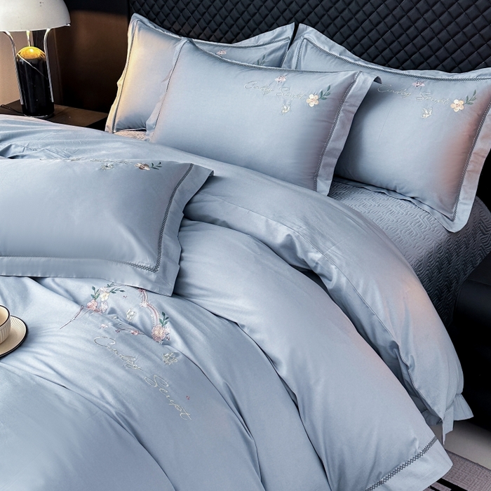 91家纺网 家纺一手货源 找家纺 美伦美焕 2025新款简约轻奢绣花四件套-蔓绣 蔓绣-北极蓝